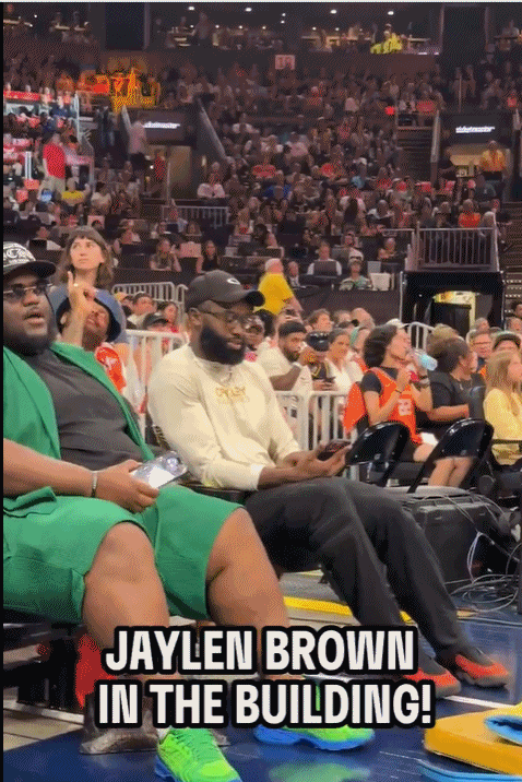 开云体育官网-看看谁来了？绿军核心杰伦·布朗现场观战阳光vs狂热